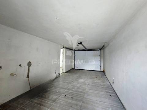 Moradia isolada t4, c/piscina e box, em oleiros - azeitão