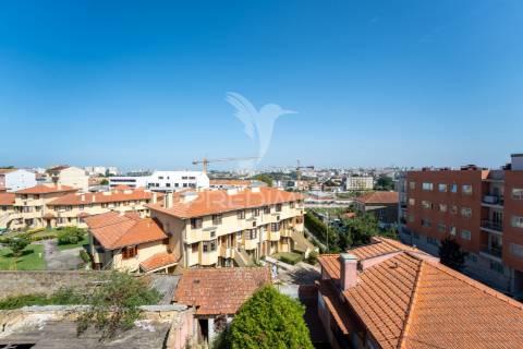 Apartamento t3 – candal (junto à estação de metro “rotunda”) – vn gaia