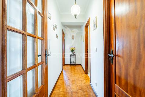 Apartamento t3 – candal (junto à estação de metro “rotunda”) – vn gaia
