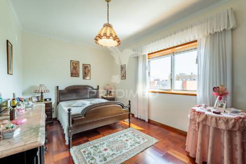 Apartamento t3 – candal (junto à estação de metro “rotunda”) – vn gaia