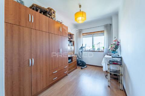 Apartamento t3 – candal (junto à estação de metro “rotunda”) – vn gaia