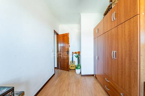Apartamento t3 – candal (junto à estação de metro “rotunda”) – vn gaia
