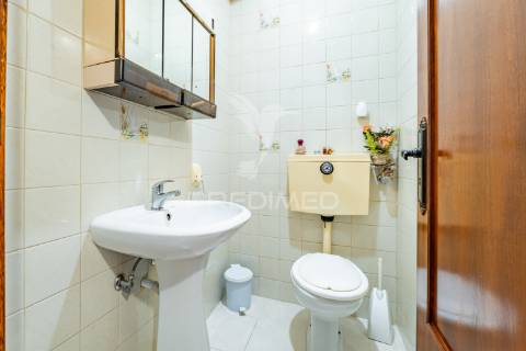 Apartamento t3 – candal (junto à estação de metro “rotunda”) – vn gaia