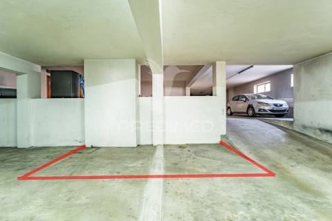 Apartamento t3 – candal (junto à estação de metro “rotunda”) – vn gaia