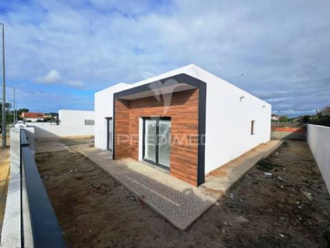 Moradia isolada t3 c/piscina e garagem, em azeitão