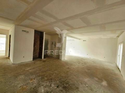Moradia isolada t3 c/piscina e garagem, em azeitão