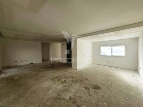 Moradia isolada t3 c/piscina e garagem, em azeitão