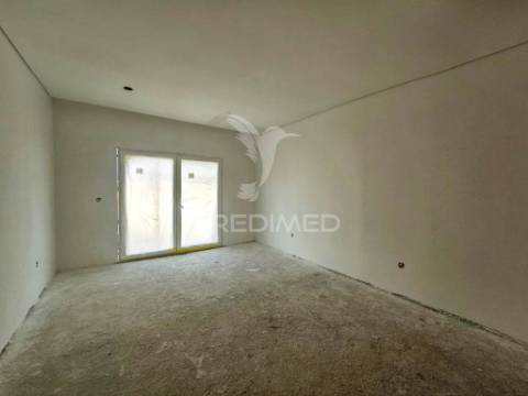 Moradia isolada t3 c/piscina e garagem, em azeitão