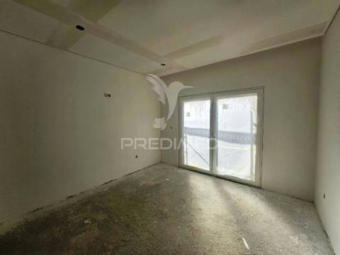 Moradia isolada t3 c/piscina e garagem, em azeitão