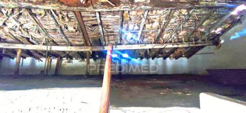 Espaço comercial ou moradia em são teotónio