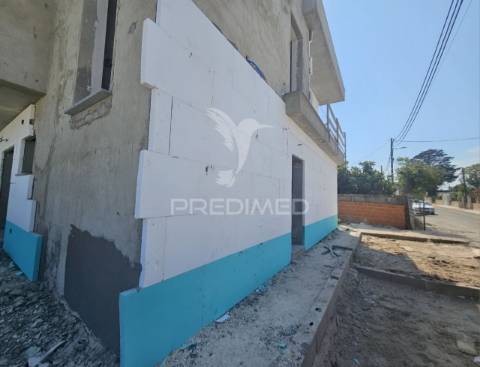 Moradia geminada t3, c/pérgula, p. general - fernão ferro