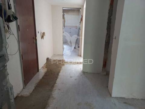 Apartamento t2 em castanheira do ribatejo - obras de renovação em curso