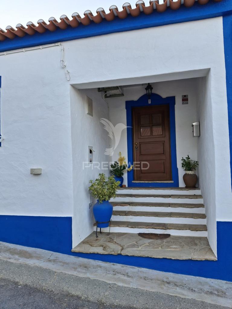Moradia t2 com salamandra e pátio exterior