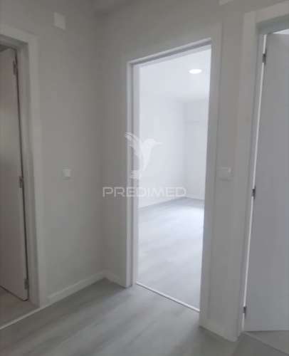 Apartamento t2 em oeiras – com varanda, arrecadação e excelente localização!