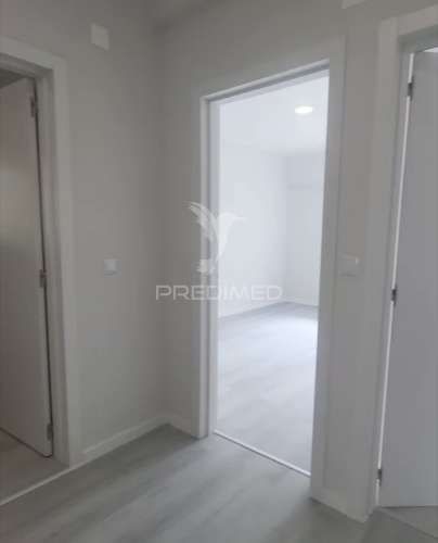 Apartamento t2 em oeiras – com varanda, arrecadação e excelente localização!