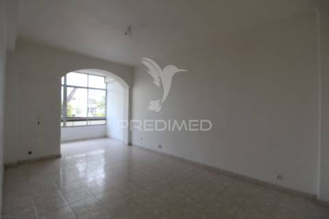 Apartamento t2 em oeiras - renovado