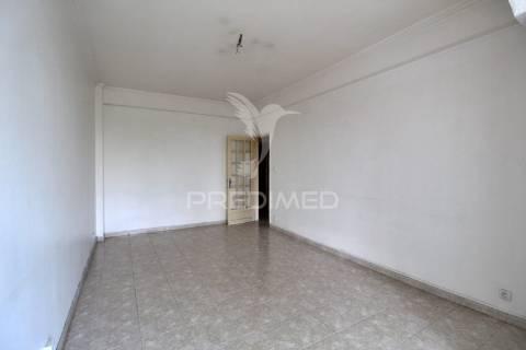 Apartamento t2 em oeiras - renovado