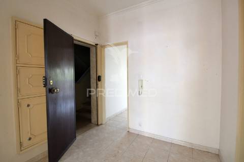 Apartamento t2 em oeiras - renovado