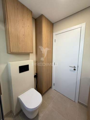 Excelente t2 renovado com varanda em queluz