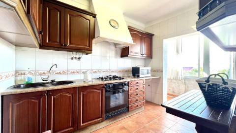 Apartamento t2 em sarrilhos pequenos