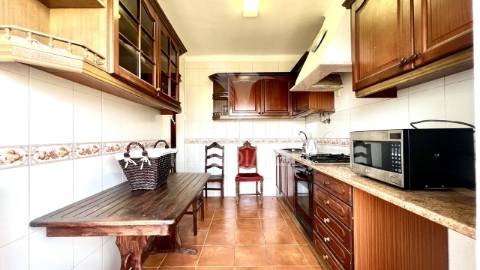 Apartamento t2 em sarrilhos pequenos