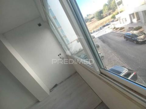 Apartamento t4 – forte da casa - em renovação