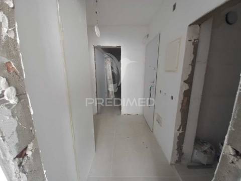 Apartamento t4 – forte da casa - em renovação