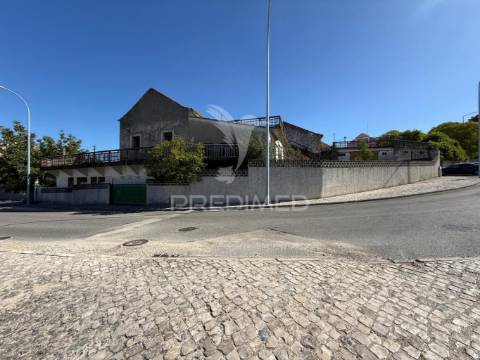 Oportunidade única no centro de alcanena – para restaurar