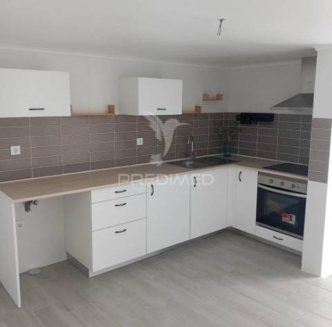 Moradia t3+1 remodelada