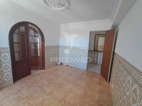 Apartamento t3 em monte abraão, massamá