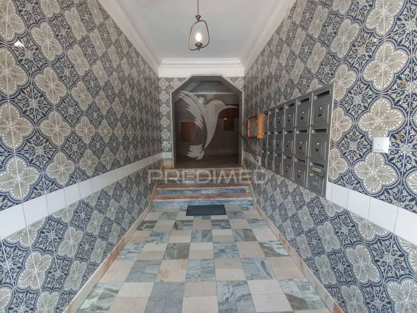 Apartamento t2 – laranjeiro (em fase de renovação)