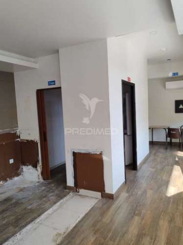 Loja em alcobaça com potencial para habitação