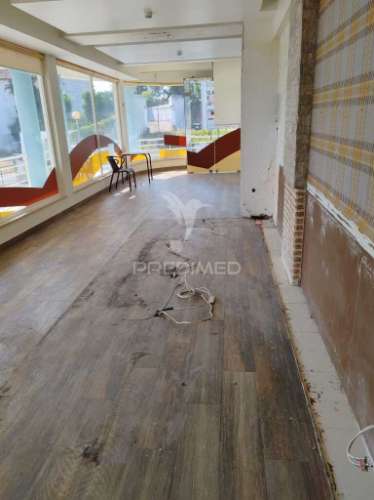 Loja em alcobaça com potencial para habitação