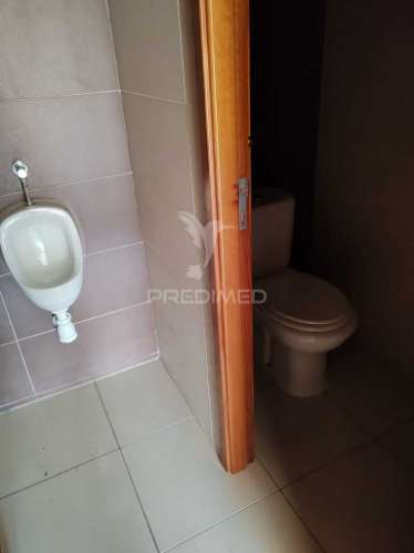 Loja em alcobaça com potencial para habitação