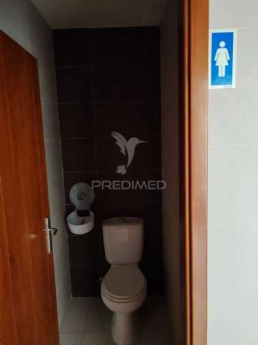 Loja em alcobaça com potencial para habitação
