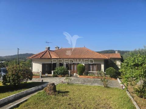 Moradia com 3000 m² de terreno em areias, ferreira do zêzere