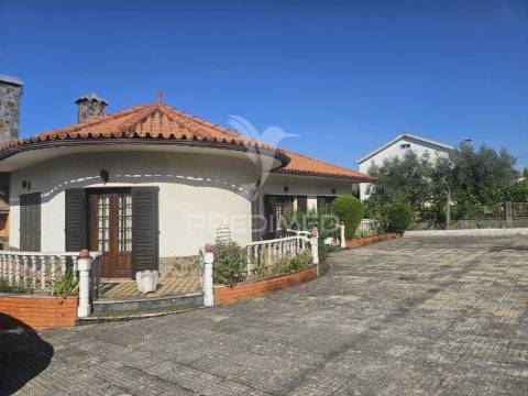 Moradia com 3000 m² de terreno em areias, ferreira do zêzere