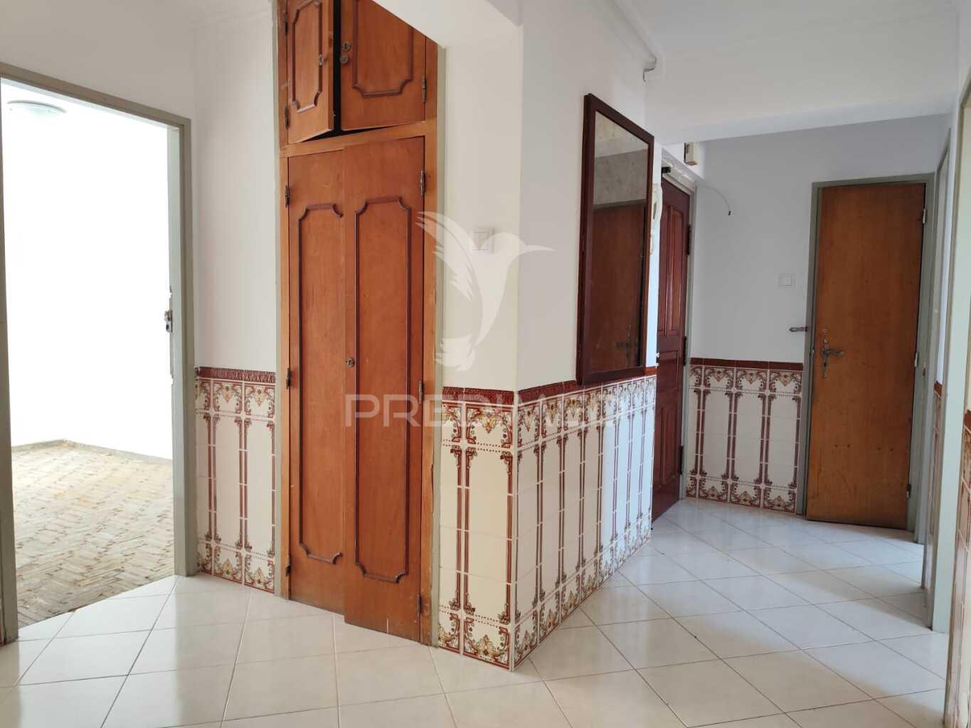 Apartamento t3 com arrecadação
