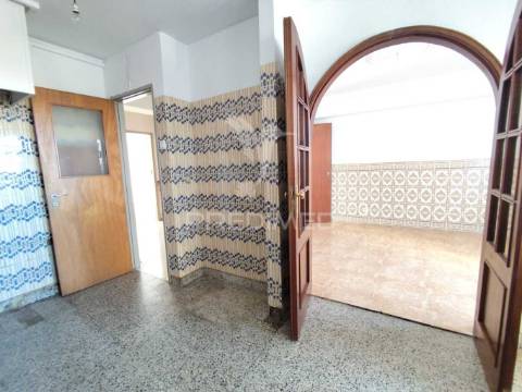 Apartamento t3 com arrecadação