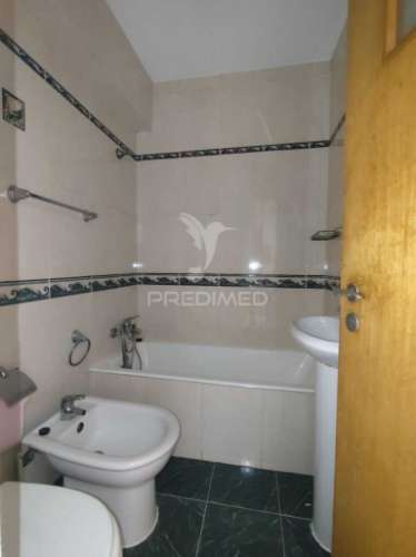 Apartamento t3 com arrecadação
