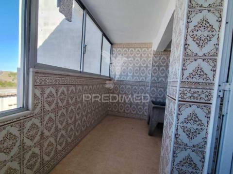Apartamento t3 com arrecadação