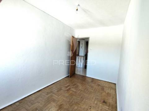 Apartamento t3 com arrecadação