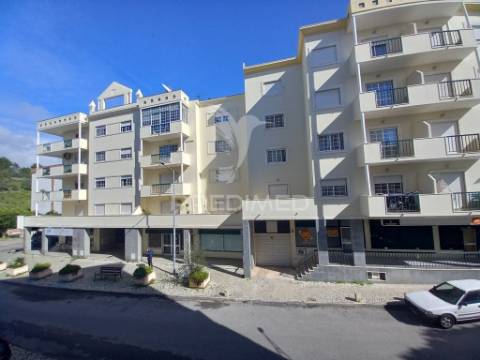 Apartamento t4 remodelado no forte da casa