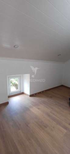 Moradia t2 remodelada em santana da carnota (alenquer)