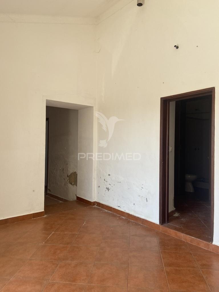 Moradia t2 para remodelação, em são brás dos matos, alandroal