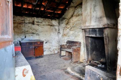 Moradia com terreno e vistas deslumbrantes – loivos do monte – baião