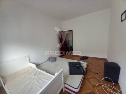 Apartamento t2 totalmente remodelado – projeto chave na mão no lavradio