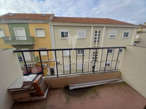 Apartamento t2 totalmente remodelado – projeto chave na mão no lavradio