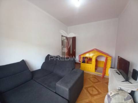 Apartamento t2 totalmente remodelado – projeto chave na mão no lavradio
