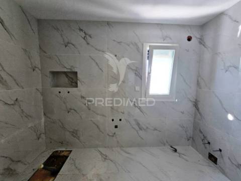 Moradia isolada t4 c/garagem, na qta. belavista - palmela